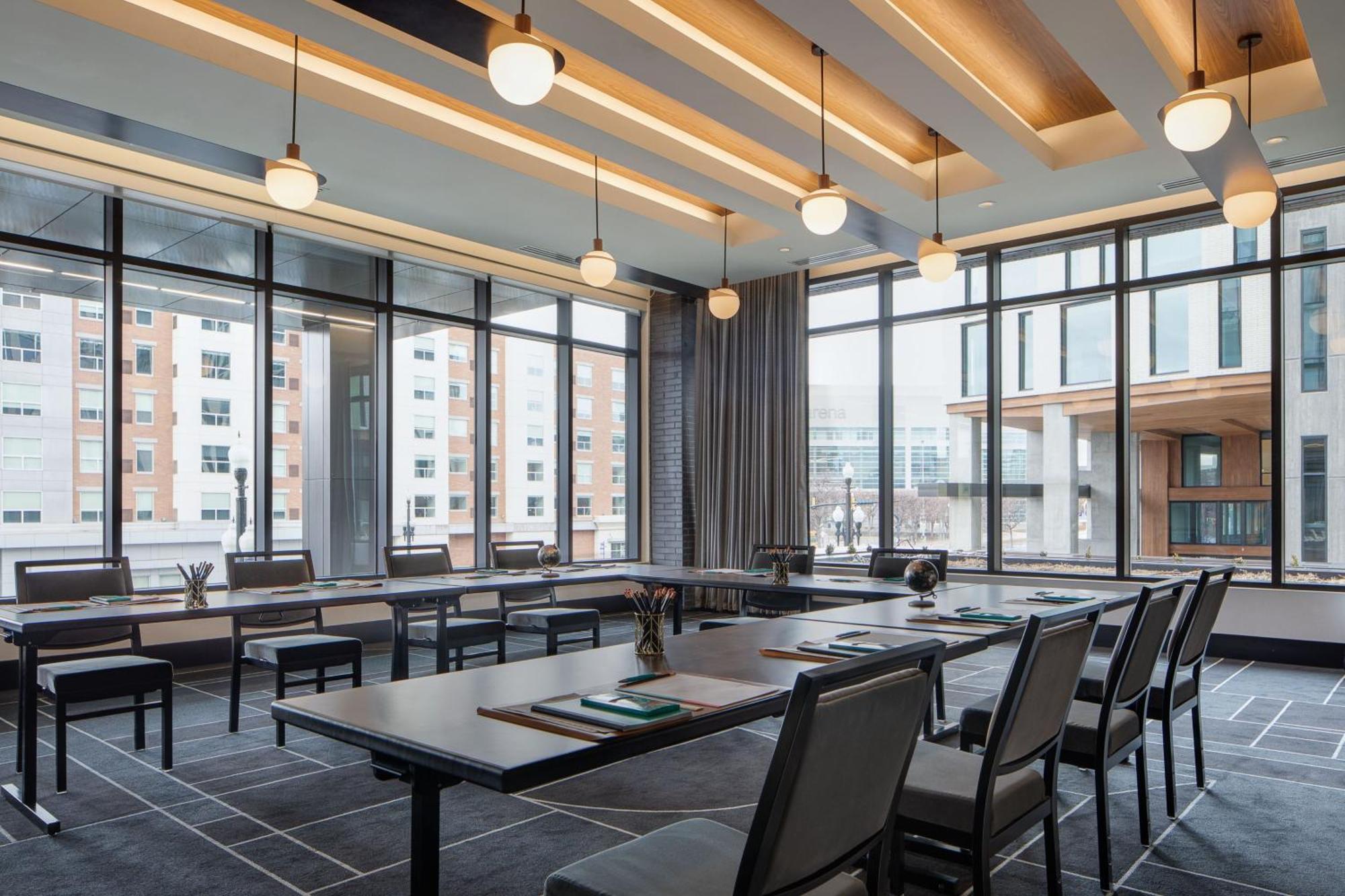 Le Meridien Salt Downtown Hotel
