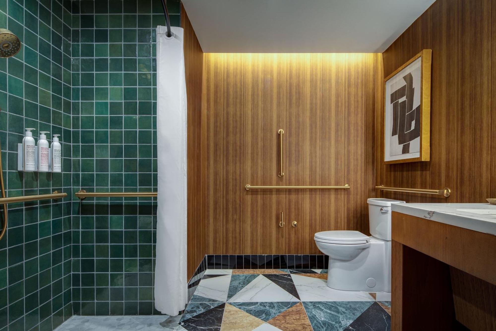 Hotel Le Meridien Salt Downtown 4*