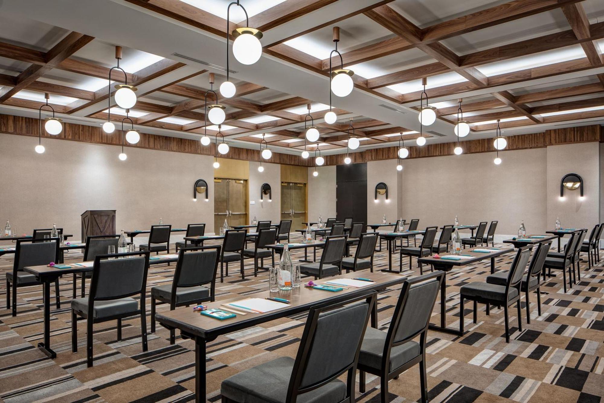 Le Meridien Salt Downtown Hotel