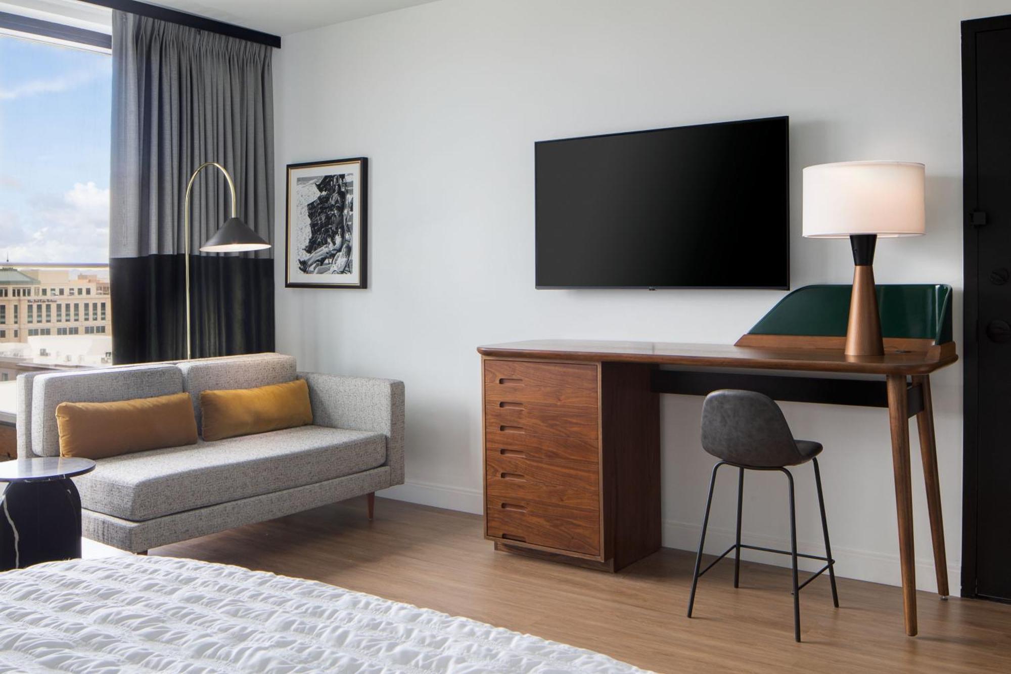 Le Meridien Salt Downtown Hotel 4*