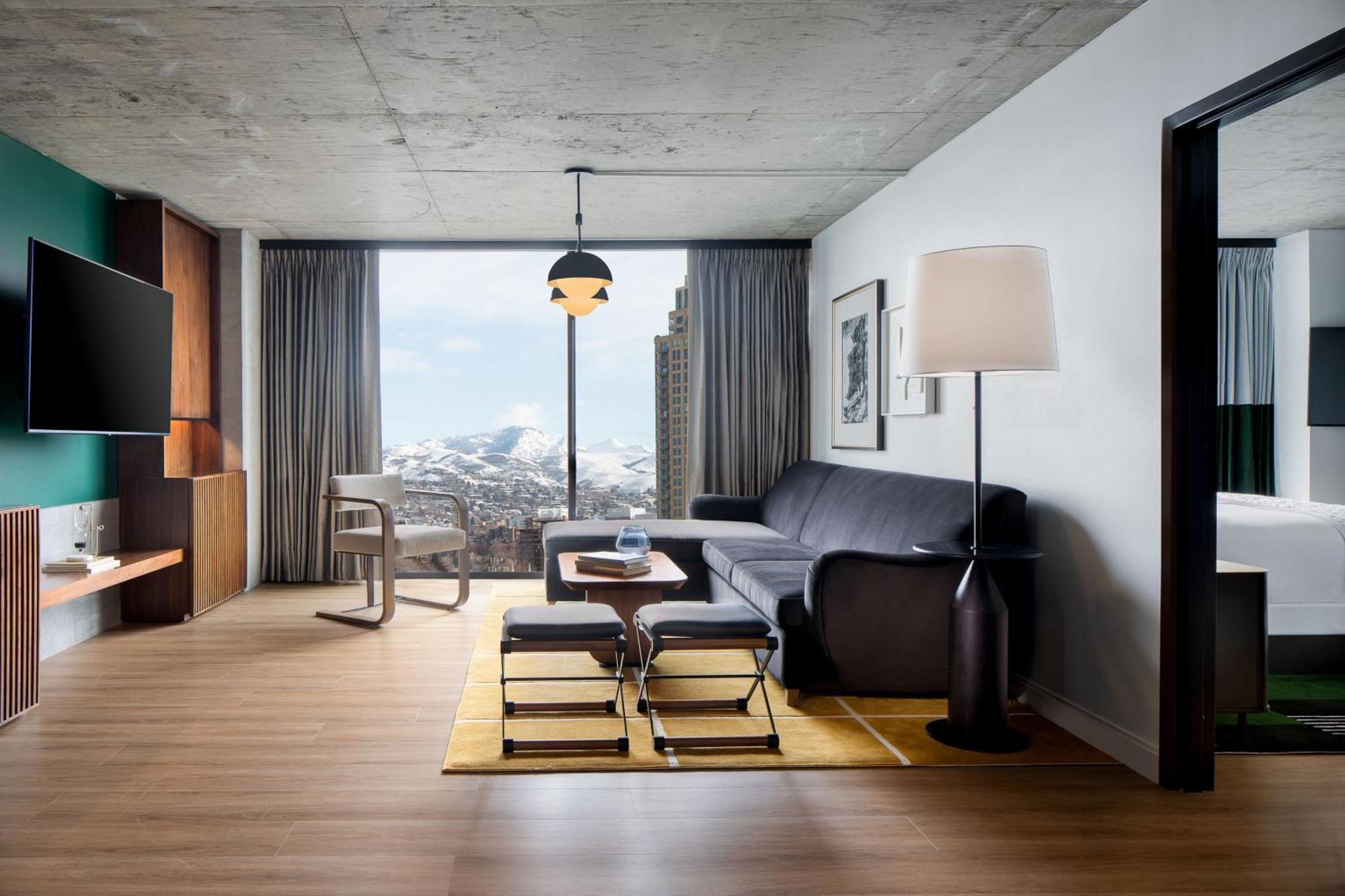Hotel Le Meridien Salt Downtown